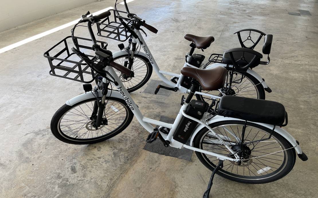 2 TWO Ebikes Cityscape