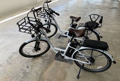 2 TWO Ebikes Cityscape