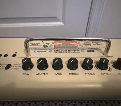 Yamaha THR30 II Wireless - 30-watt Modeling Combo - Cream