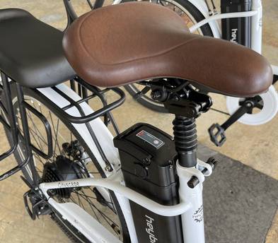 2 TWO Ebikes Cityscape