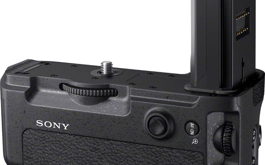 Sony VG-C3EM Vertical Battery Grip for α9 α7R III α7 III