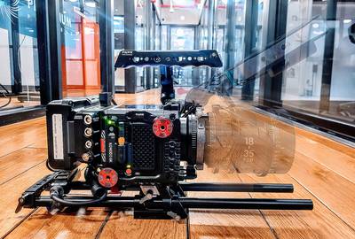RED Komodo 6K (PL, EF, RF Mount) - Body +2TB Cards (V-Mount)