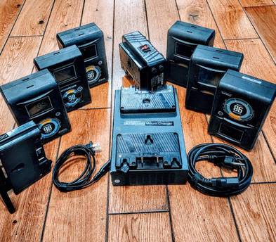 ARRI ALEXA Mini Premium Body & Monitor Kit (PL&EF) - 1TB & 6x 98Wh Batts