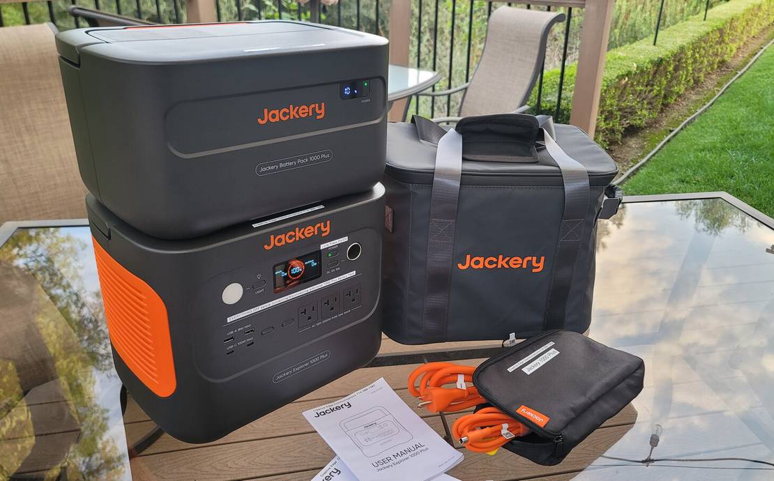 Jackery Explorer 1000 PLUS with Expansion Battery Pack