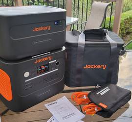 Jackery Explorer 1000 PLUS with Expansion Battery Pack