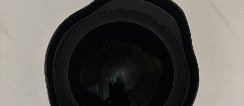 Tamron SP Wide angle full frame lens Nikon base