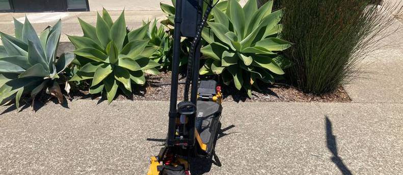 INMOTION RS ELECTRIC SCOOTER