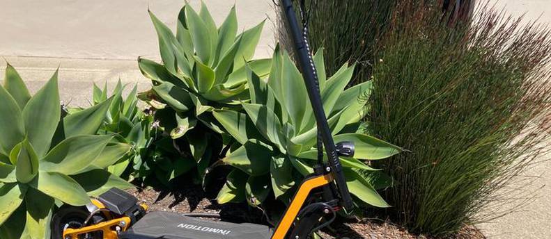 INMOTION RS ELECTRIC SCOOTER