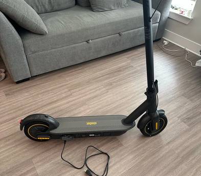 Electric scooter 18mph, up to 40 mile range