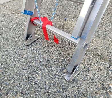 Werner 28 ft. (25 ft reach) Aluminum Extension Ladder + Ladder Stabilizer / Standoff