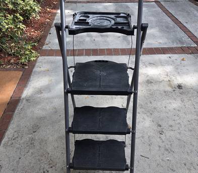 3-Step Ladder with Tool Tray (Best Choice Products), 330lb Capacity