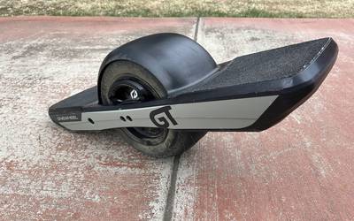 Onewheel rental in Longmont