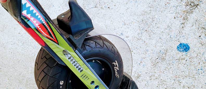 Onewheel XR+, flightfins, flight shield, bangs bumper. Ready for on/off road