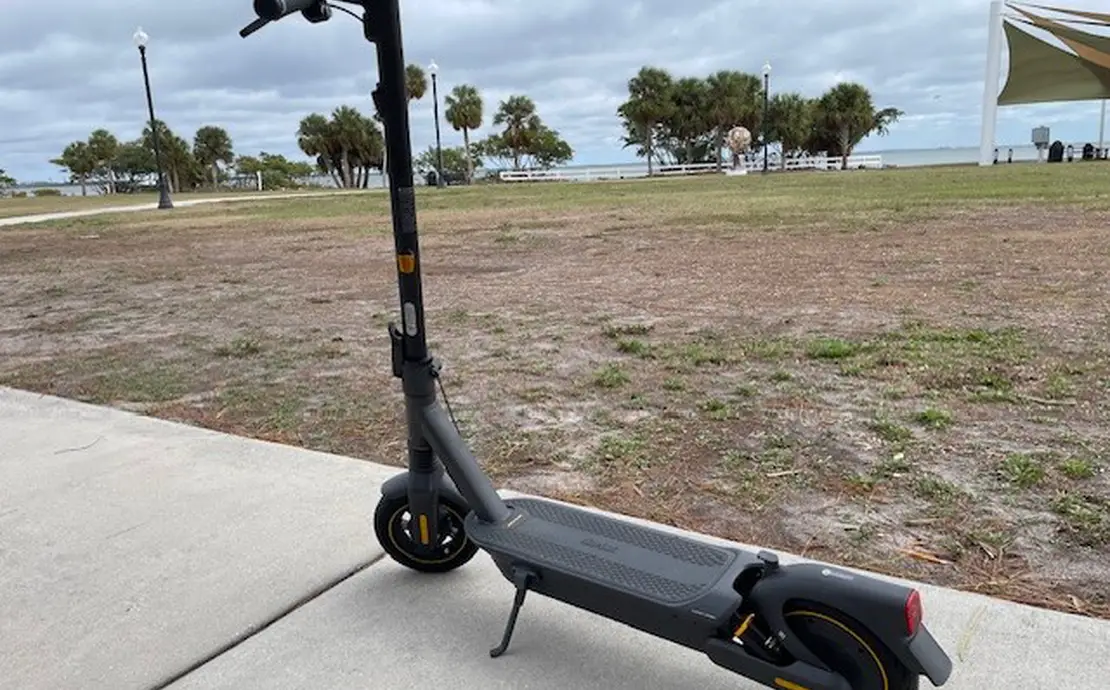Segway Ninebot KickScooter Max G2 - electric scooter 2 of 2
