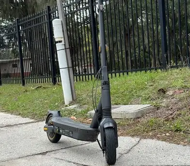 Segway Ninebot KickScooter Max G2 - electric scooter 2 of 2