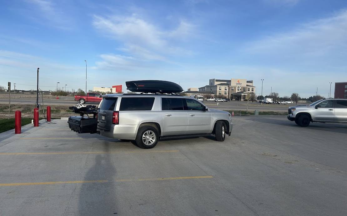 Yakima Rooftop Cargo Box SkyBox 16 Carbonite 16 Cubic Ft. Cargo Box