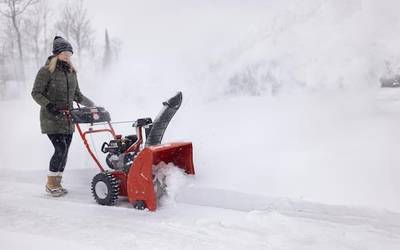 Troy Bilt 2420 2 stage Snow Blower