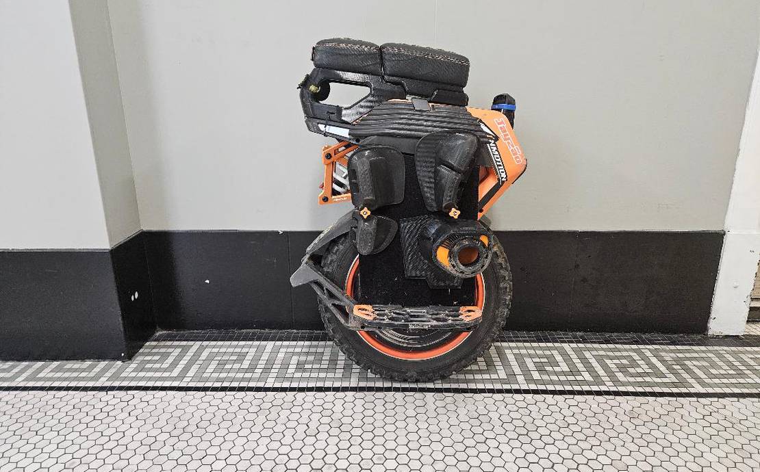 InMotion V14 Electric Unicycle (EUC)