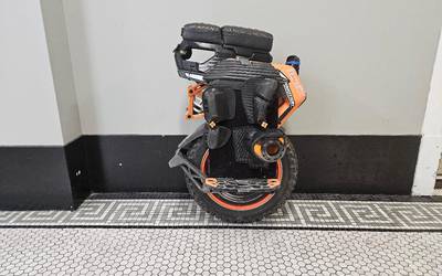 InMotion V14 Electric Unicycle (EUC)