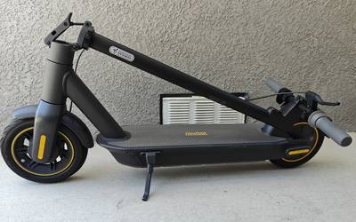 Electric scooter 18mph, up to 40 mile range