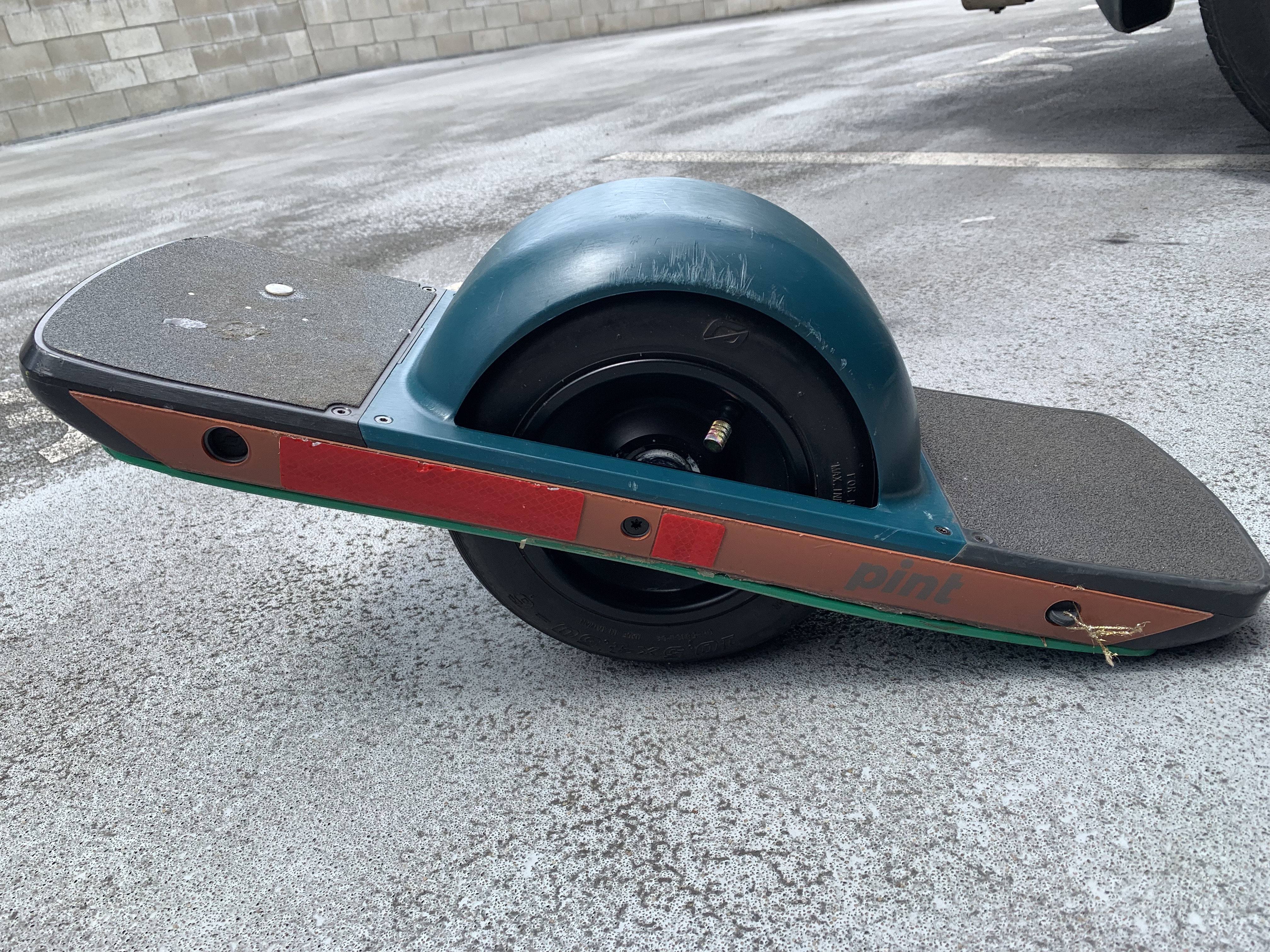 Rent Onewheel Pint + charger in Honolulu, HI
