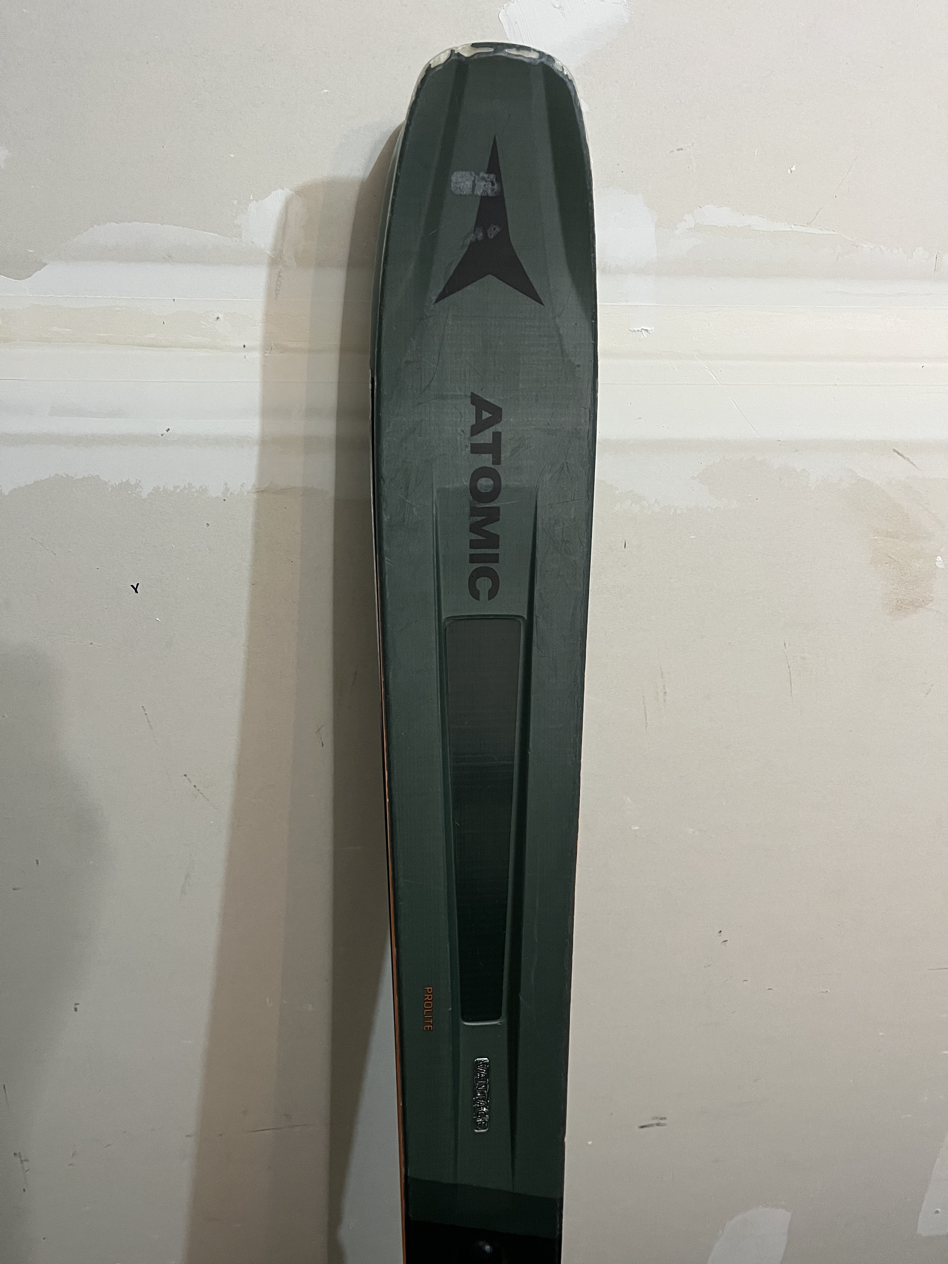 Rent Atomic Vantage Skis and Look Pivot Bindings 189 cm in Vancouver, WA