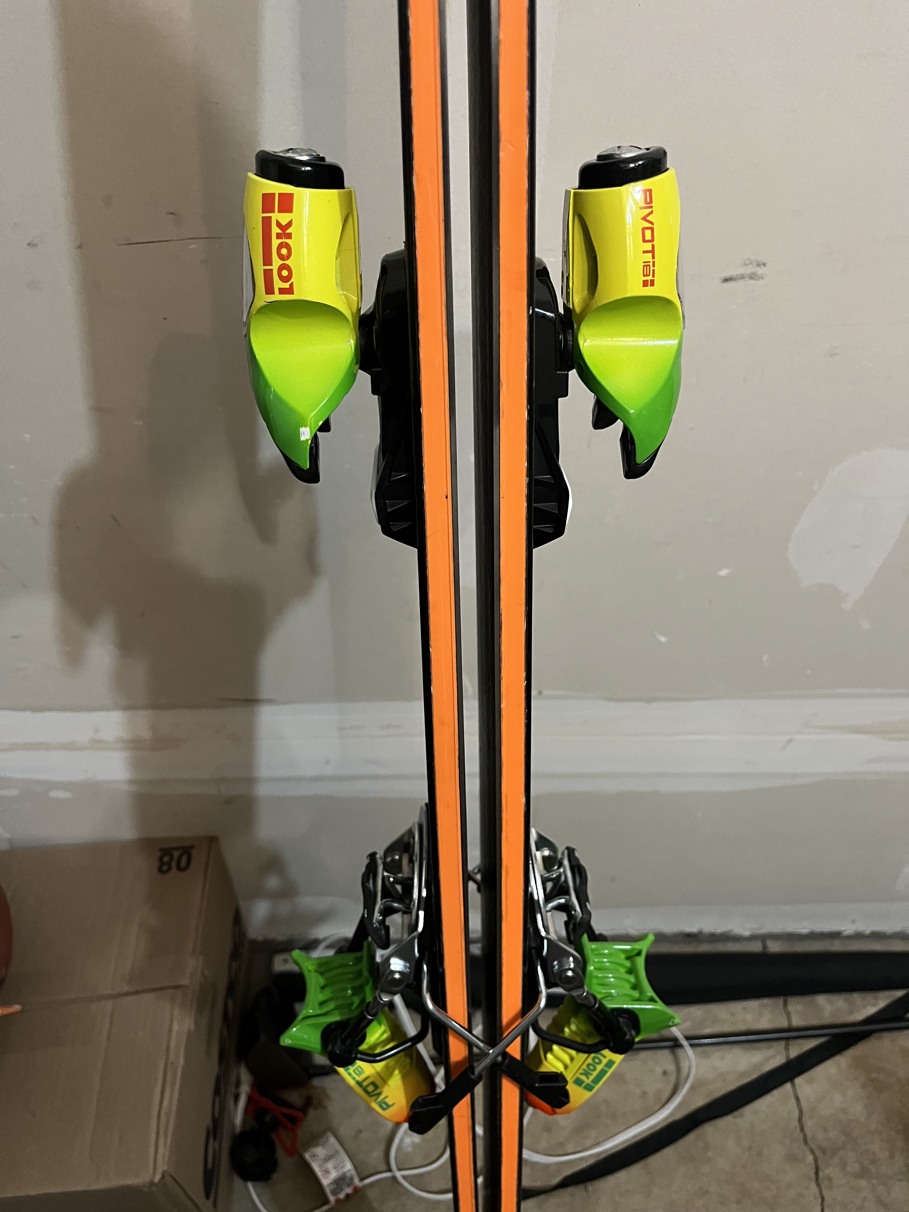 Rent Atomic Vantage Skis and Look Pivot Bindings 189 cm in Vancouver, WA