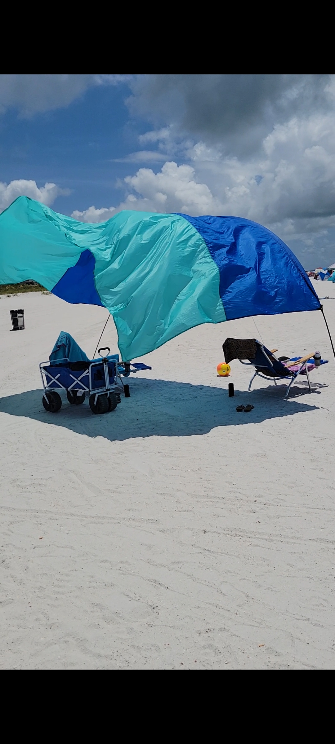 Rent Beachchairumbrellacartcooler deluxe bundle set up in Clearwater, FL FriendWithA