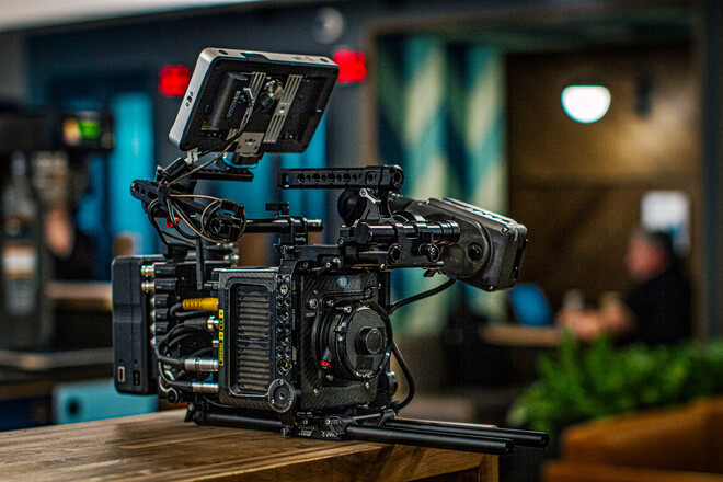 Rent ARRI ALEXA Mini Premium Body & Monitor Kit (PL&EF) - 1TB & 6x